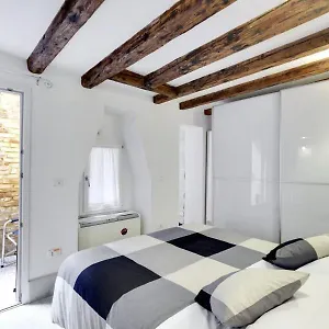 Cozy Up To 4 In Biennale Giardini By Bricola Apartamento